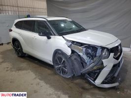 Toyota Highlander 2021 3