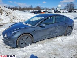 Tesla Model 3 - zobacz ofertę