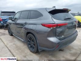 Toyota Highlander 2022 3