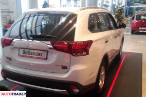Mitsubishi Outlander 2017 2 150 KM Mitsubishi Outlander 2017 2 150 KM