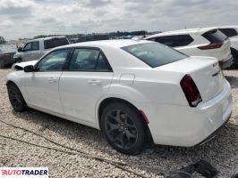 Chrysler 300C 2021 3