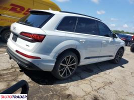 Audi Q7 2021 3