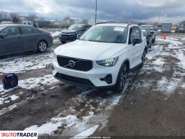 Volvo XC40 2025 2