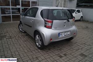 Toyota iQ 2011 1.3 98 KM