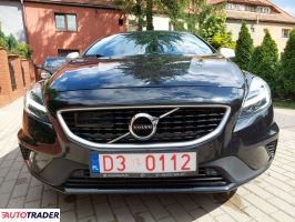 Volvo V40 2019 1.5 152 KM