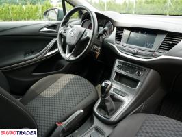 Opel Astra 2018 1.6 110 KM