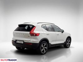 Volvo XC40 2023 2.0 197 KM