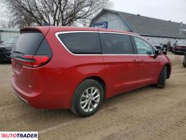 Chrysler Pacifica 2025 3