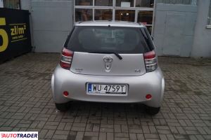 Toyota iQ 2011 1.3 98 KM