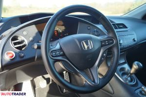 Honda Civic 2009 1.3 100 KM