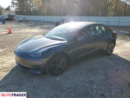 Tesla Model 3 - zobacz ofertę
