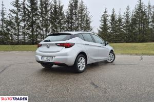 Opel Astra 2018 1.4 125 KM