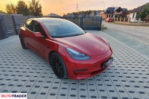 Tesla 2021 512 KM