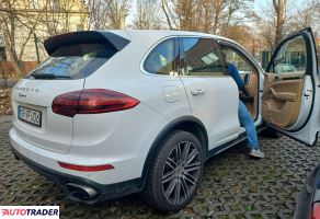 Porsche Cayenne 2016 3.6 200 KM