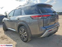 Nissan Pathfinder 2024 3