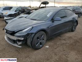 Tesla Model 3 - zobacz ofertę