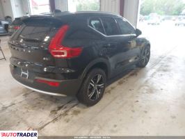 Volvo XC40 2025 2
