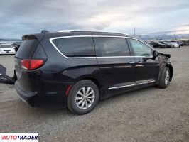 Chrysler Pacifica 2018 3