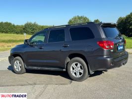 Toyota Sequoia 2017 5.7 381 KM