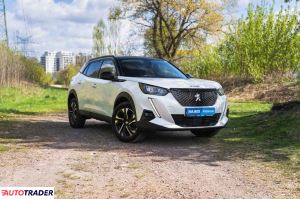 Peugeot 2008 2021 1.2 99 KM
