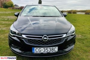 Opel Astra 2018 1.4 125 KM