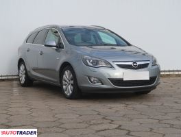 Opel Astra 2011 1.4 118 KM