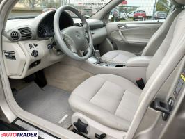 Mercedes C-klasa 2006 2.1 150 KM