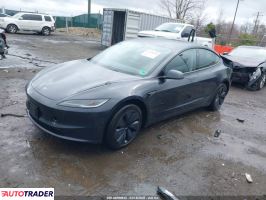 Tesla Model 3 2025