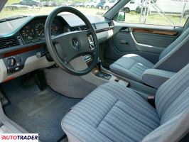 Mercedes W-124 1990 2.3 132 KM Mercedes W-124 1990 2.3 132 KM