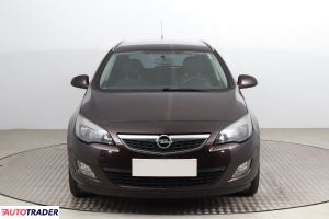 Opel Astra 2011 1.4 138 KM