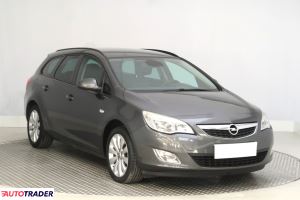 Opel Astra 2011 1.4 138 KM