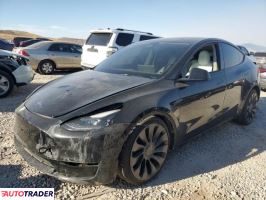 Tesla Model Y - zobacz ofertę