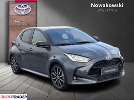 Toyota Yaris 2025 1.5 92 KM