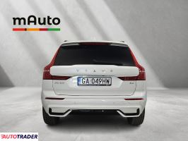 Volvo XC60 2022 2.0 197 KM