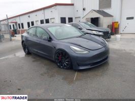 Tesla Model 3 - zobacz ofertę