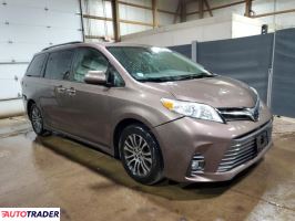 Toyota Sienna 2019 3