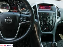 Opel Astra 2014 1.4 100 KM
