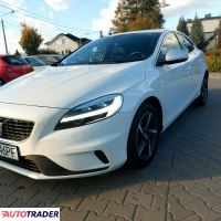 Volvo V40 2018 2 150 KM