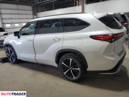Toyota Highlander 2021 3