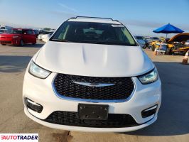 Chrysler Pacifica 2022 3