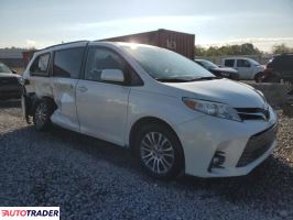 Toyota Sienna 2020 3