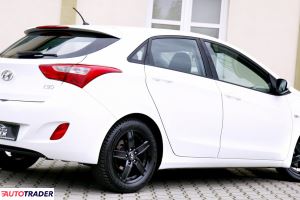 Hyundai i30 2015 1.6 110 KM