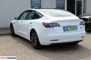 Tesla Model 3 2021 325 KM Tesla Model 3 2021 325 KM