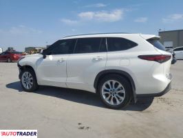 Toyota Highlander 2021 3