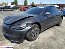 Tesla Model 3 - zobacz ofertę Tesla Model 3 - zobacz ofertę