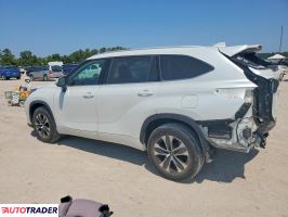 Toyota Highlander 2022 3