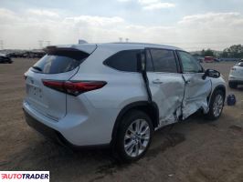 Toyota Highlander 2022 3