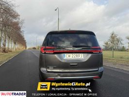 Chrysler Pacifica 2021 3.6 291 KM