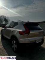 Volvo XC40 2023 1.5 211 KM