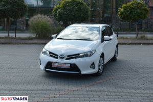 Toyota Auris 2015 1.4 90 KM Toyota Auris 2015 1.4 90 KM
